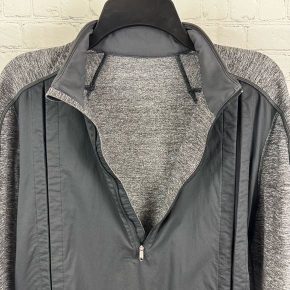 Lululemon Men’s Black and Gray Pullover Lightweight Vented Top No Size Tag - Picture 6 of 6